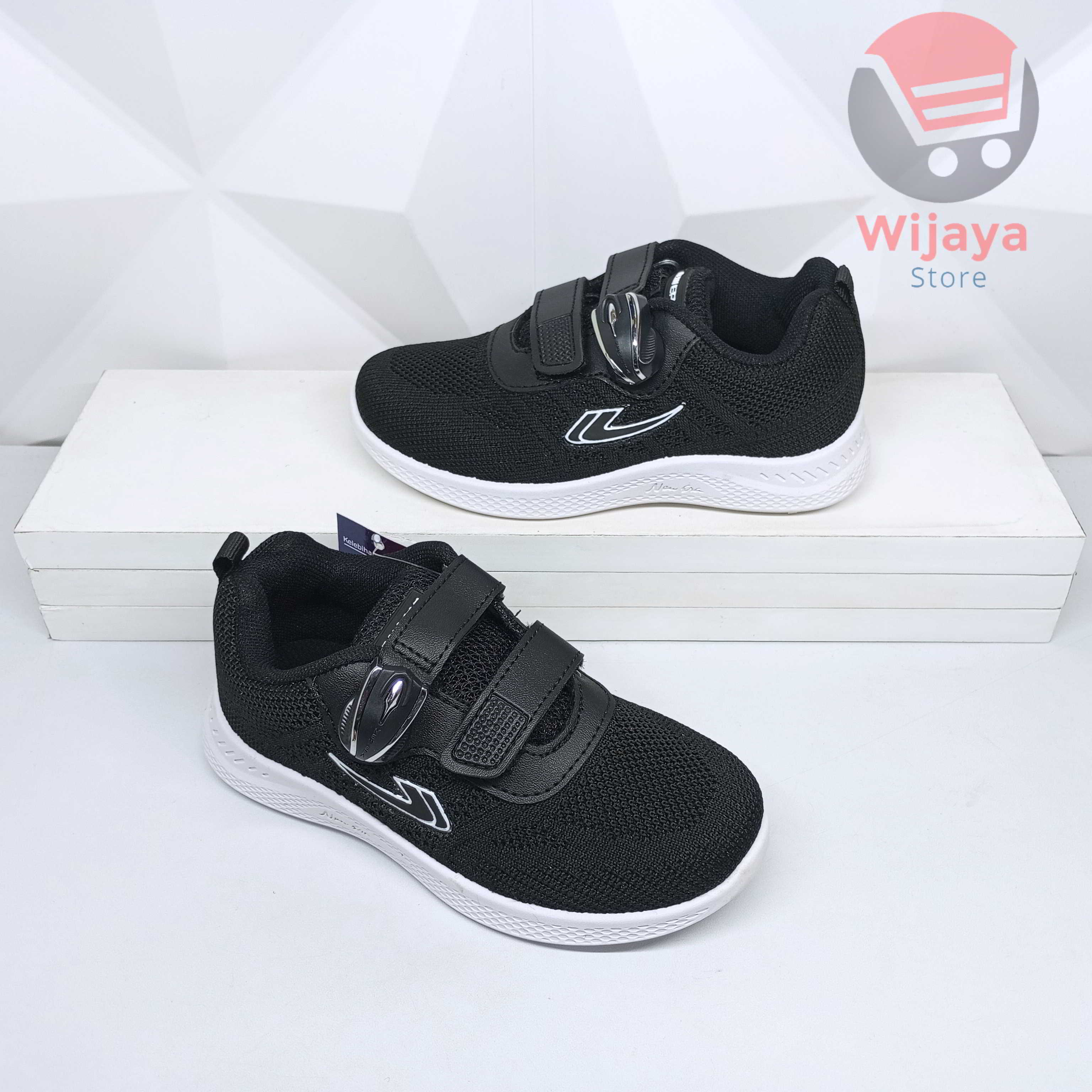 Sepatu Sekolah Anak New Era 29-33 Desain Sneaker Hitam Polos Putih dengan Strap Velcro dan Magnet yang Praktis CINDY CRISTAL MAGNETI ALISA ALPHARD