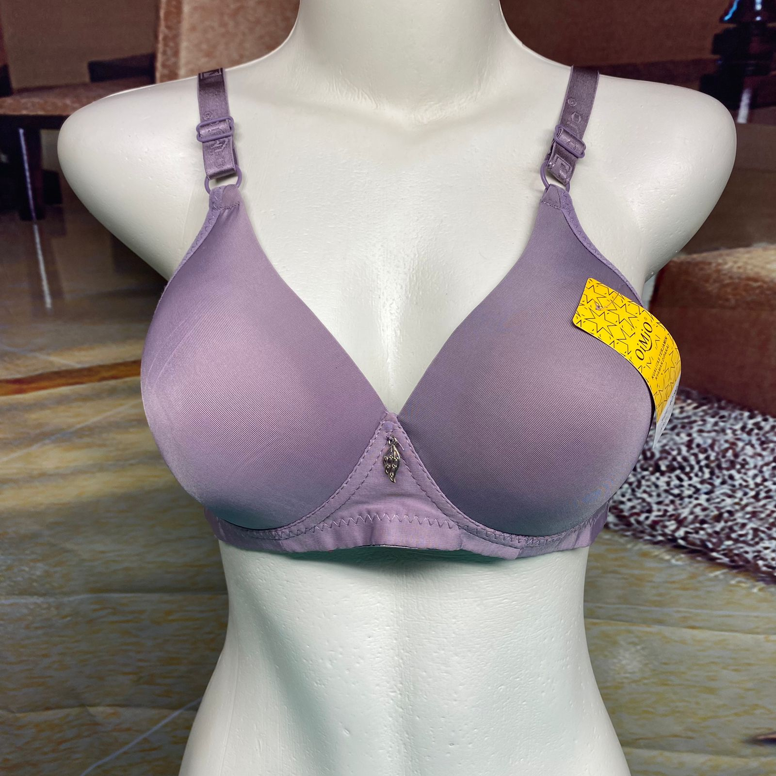 BRA/ BH WANITA 638 TIDAK ADA KAWAT, BUSA TIPIS SIZE 36-42