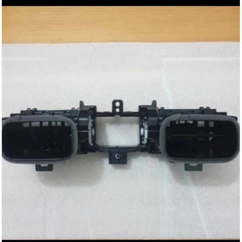 kisi kisi AC dasboard tengah Fortuner vrz original Toyota Gress baru
