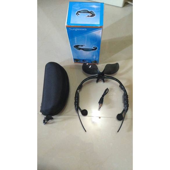 Kacamata Gaya Sunglasses Pria Keren Sport Bluetooth Polarized MP3 Musik Sepeda Kaca Mata Sepedah Anti Radiasi JS01