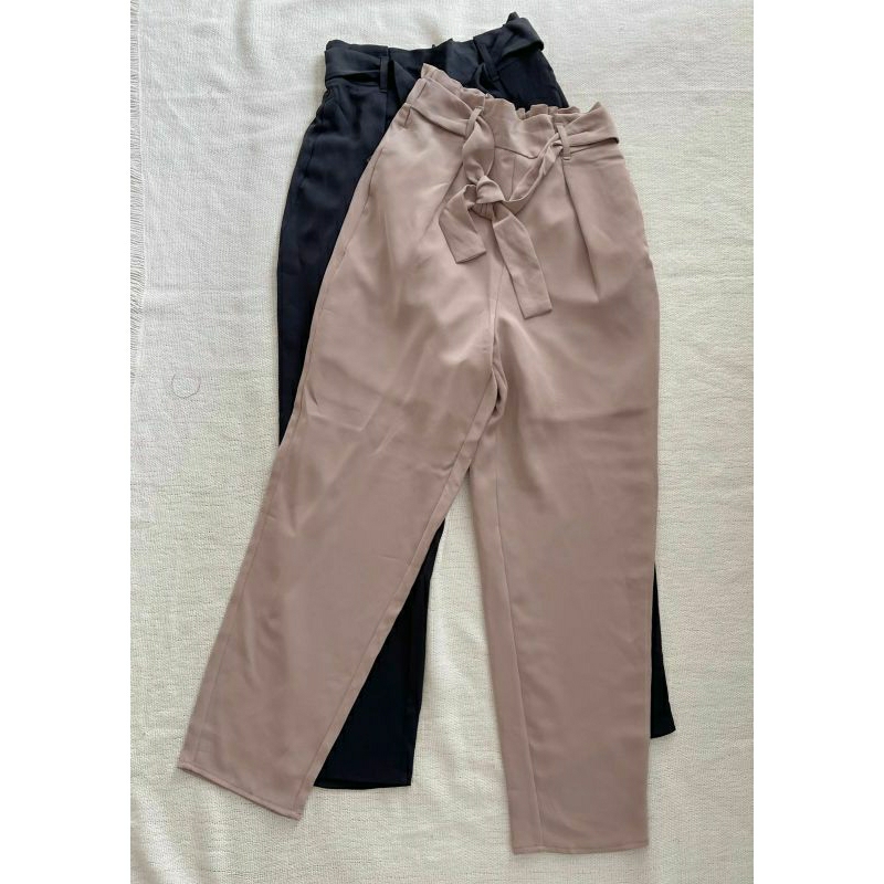 Gu Belted pants