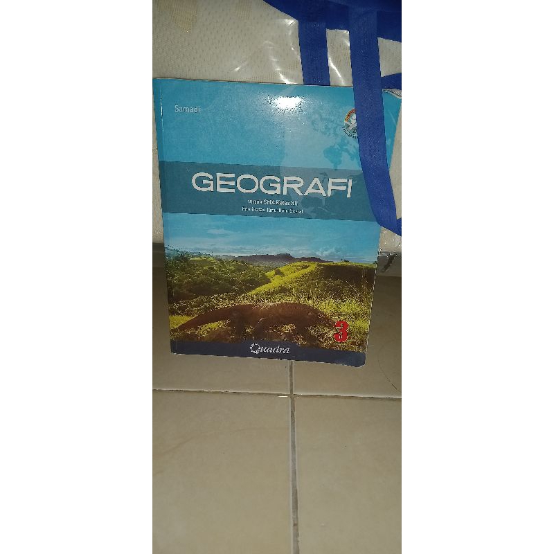 BUKU PAKET GEOGRAFI QUADRA KELAS 12