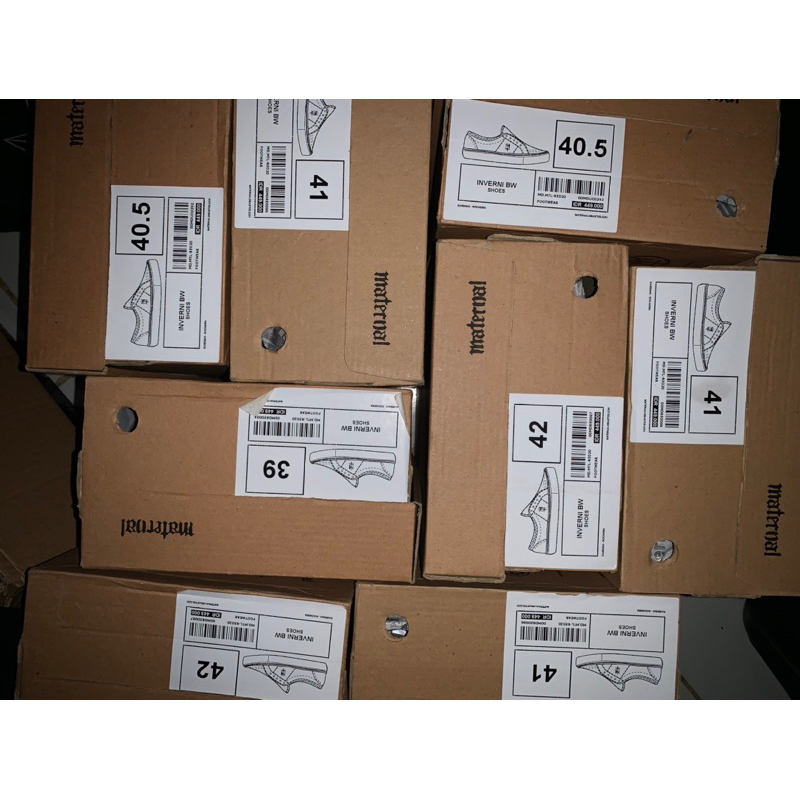 MATERNAL DISASTER SEPATU INVERNI BW BL ABL