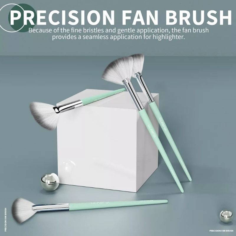 GLAMFIX Flawless Fan Brush Makeup 1Pcs