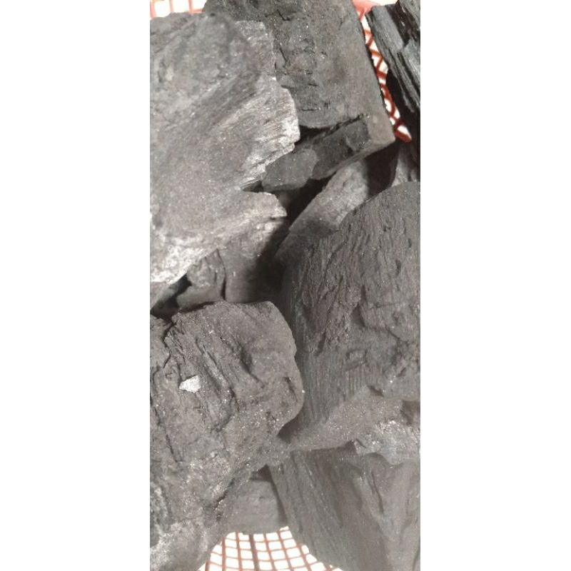 

arang dari kayu keras berkwalitas