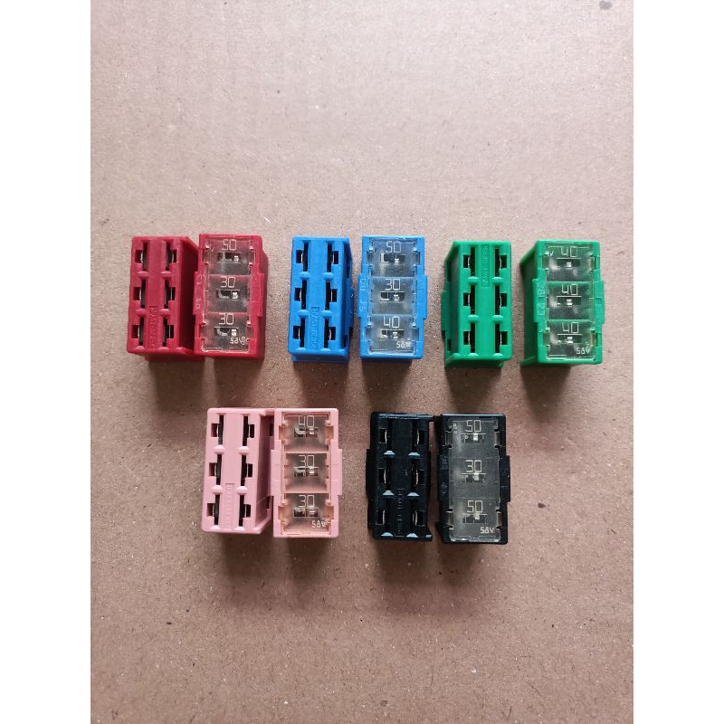 SEKRING INDUK KOTAK FUSE BOX MOBIL UNIVERSAL