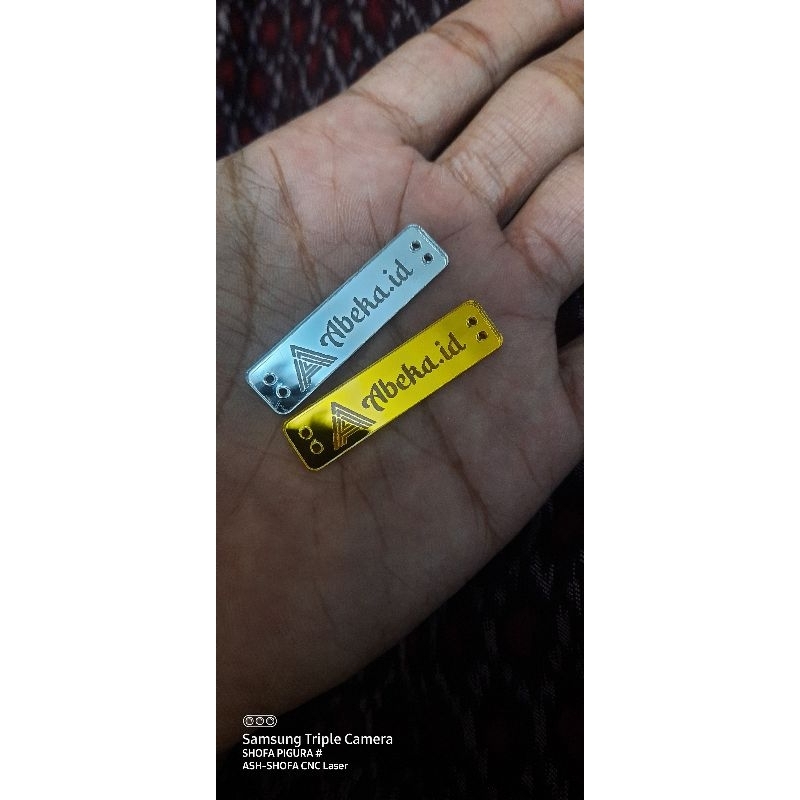

Label akrilik mirror silver/gold TERMURAHHHH ukr 1 x 4 cm