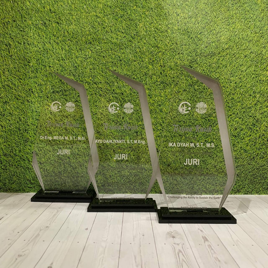 PLAKAT / PLAKAT ACRYLIC / PLAKAT PENGHARGAAN JURI / TROPHY / PLAKAT AKRILIK / PLAKAT CUSTOM / PIAGAM