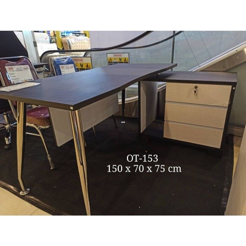 Meja Kantor Meja Direktur Siantano OT 153