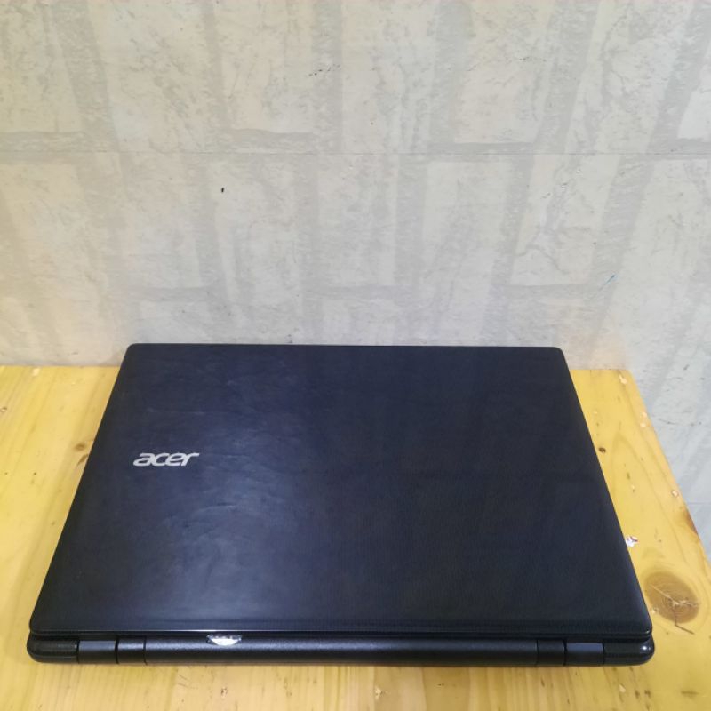 Laptop Acer Aspire E5-471G Core i3-4030U Ram 4GB/HDD 500Gb DualVga Nvidia Geforce 820M 2Gb+intel Hd Graphic Layar 14 inch Siap pakai