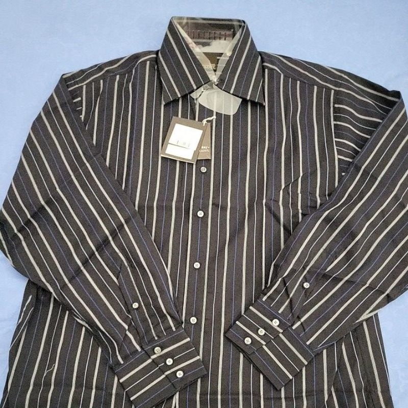 kemeja hitam merk RAOUL