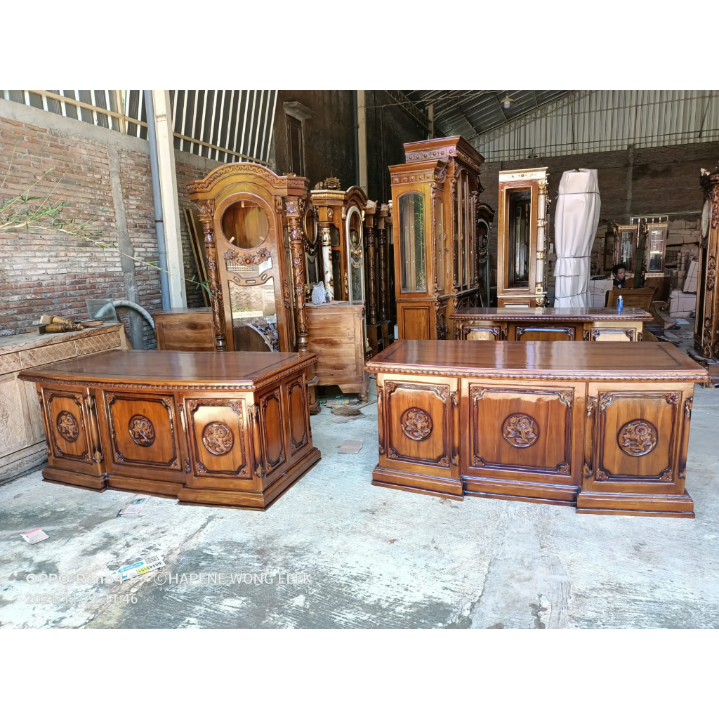 Meja kantor ukiran kayu jati jepara