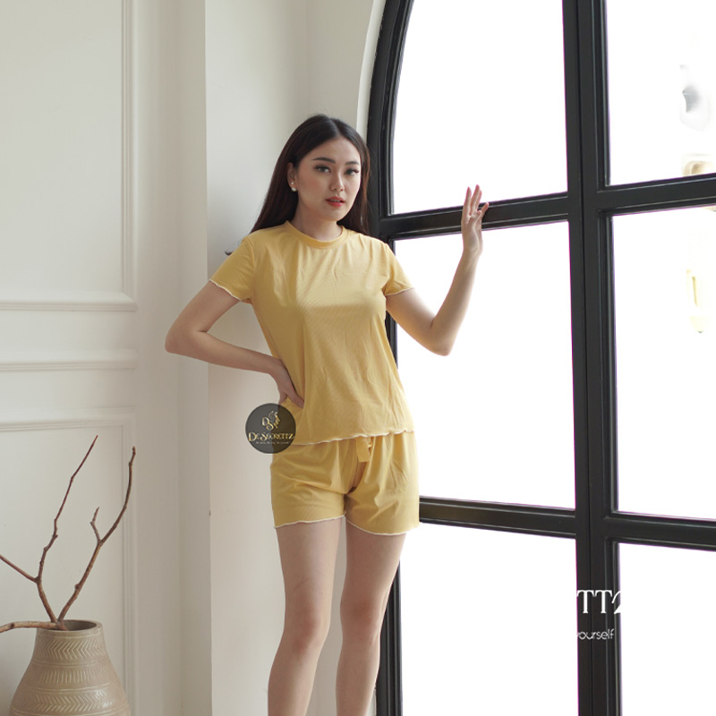 DeSecrettz KIERA Baju Tidur Wanita, Pakaian Rumah Bahan Sutra Es, Kaos Celana Pendek Piyama Set