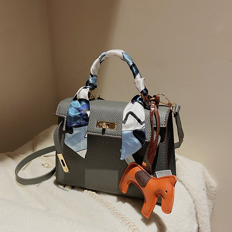 113390 Handbag Cewek Tas Selempang Wanita Import Slingbag Cewe Impor (1 KG MUAT 2) BQ3390