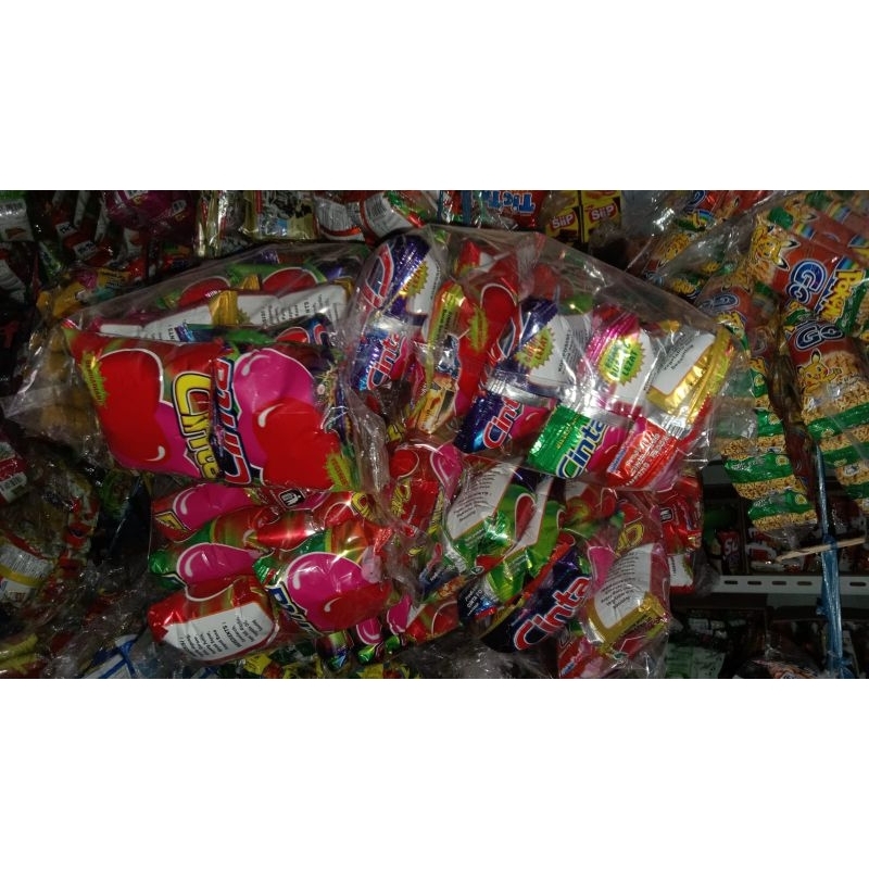 

Chiki Cinta 1 pack isi 10 pcs