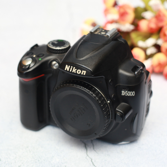 Nikon D5000 Body Only Kamera DSLR Original Bergaransi - VG -Vms