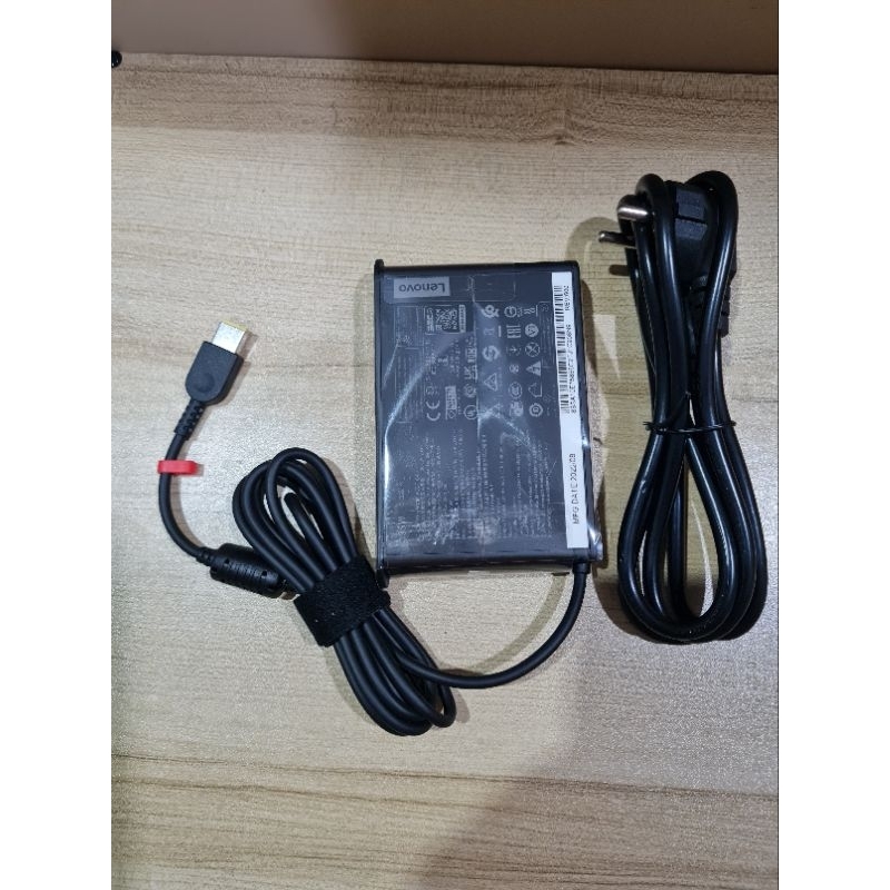 Adaptor Charger Laptop Yoga P50s P51s 720-15IKB P40 S1 Yoga 12 S3 Yoga 14 S5 Yoga 15 Yoga 14 Yoga 260 Yoga 370 Yoga 460 X1 Yoga (1st Gen) X1 Carbon(3rdGen) X1 Carbon(4thGen) X1Yoga (Gen ke-1) X1 Karbon (Gen ke-3) X1 Carbon Gen ke-4