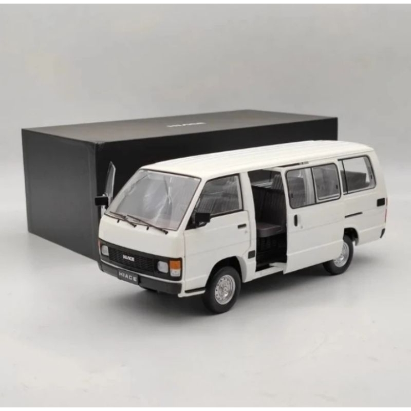 TOYOTA HIACE DIECAST SKALA 1:18 MOBIL