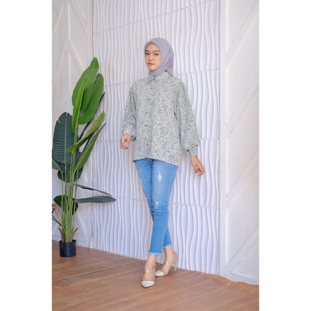 Kemeja Lady Crush Motif Pattern Oversize Jumbo - Kemeja Crinkle Lady Crush Motif Kemeja Blouse wanita Lady Crush / Kemeja Style Korea