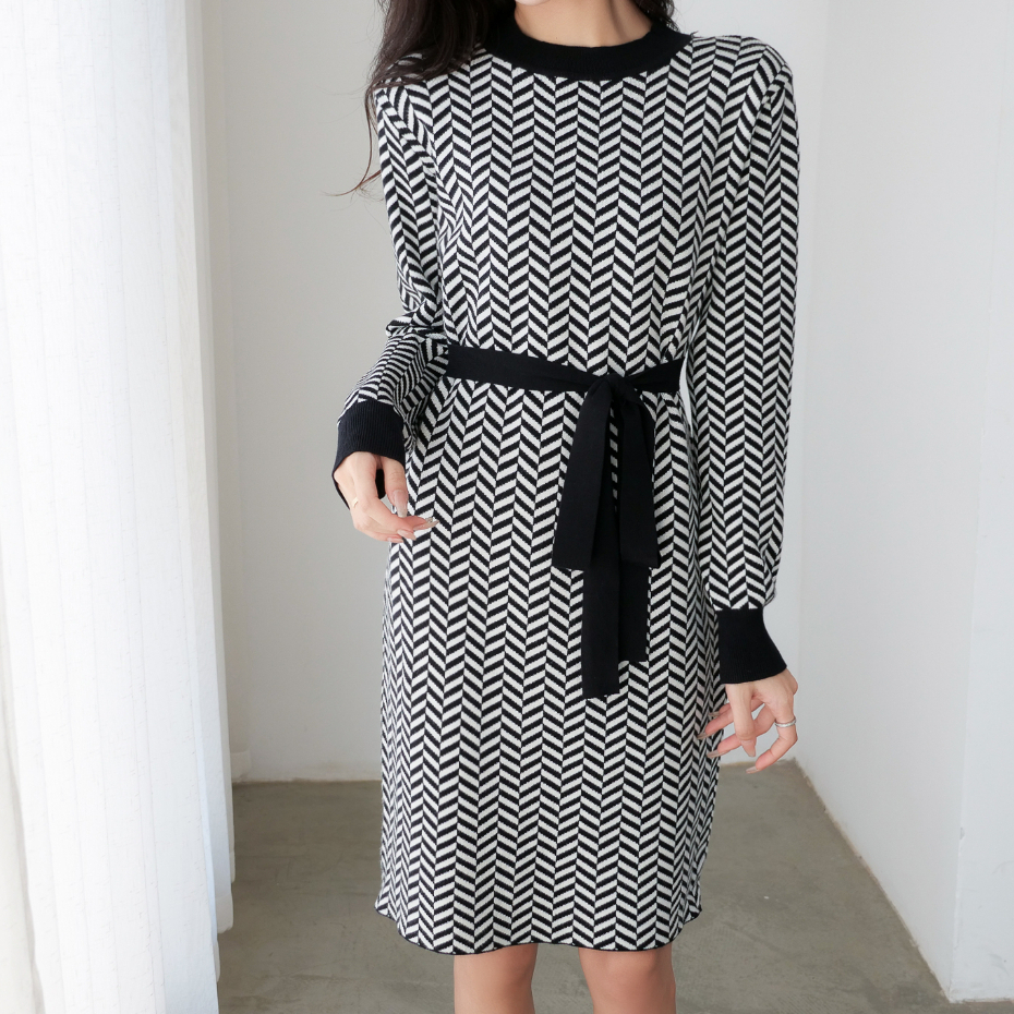 【Premium】Korean Casual Lines Midi Dress 2102