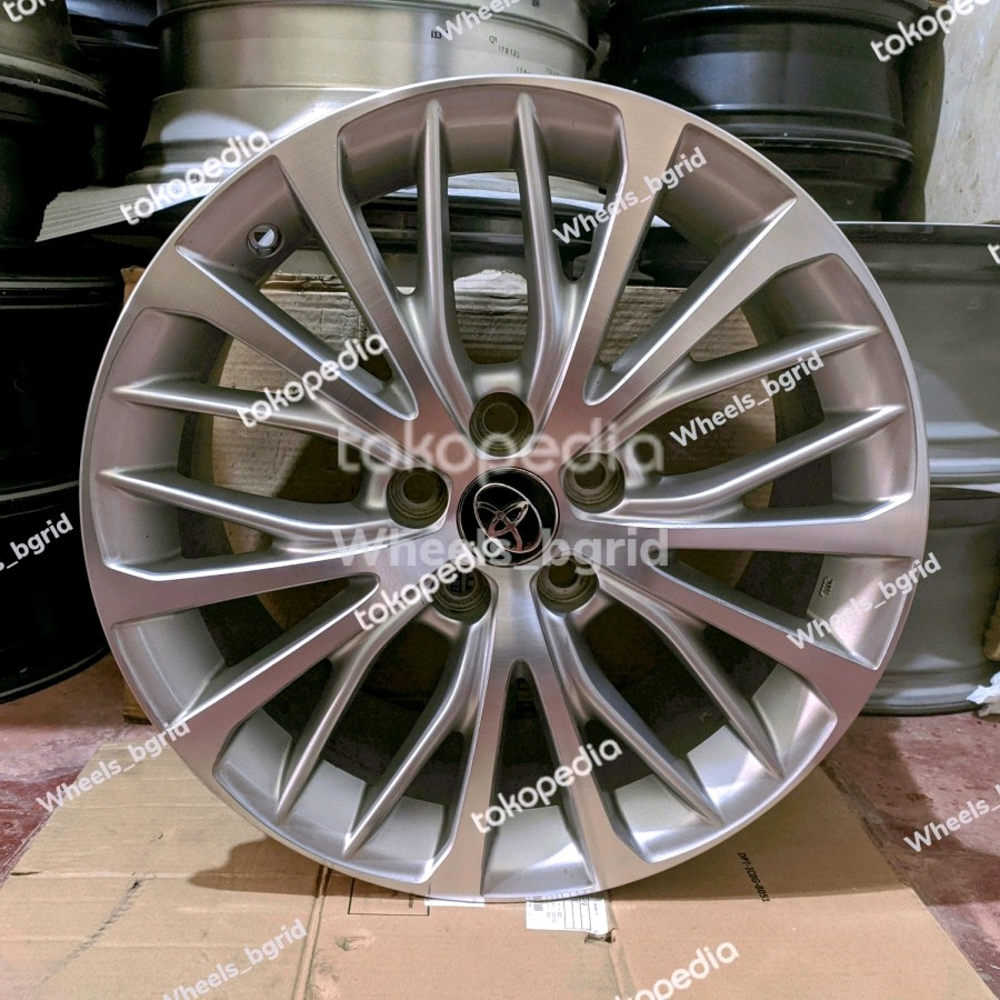 Velg Original/OEM Camry R18