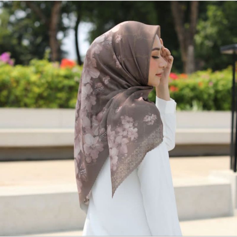 PL LATEEFA SCARF BY HEAVEN LIGHTS