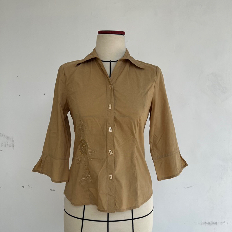Preloved kemeja cream wanita