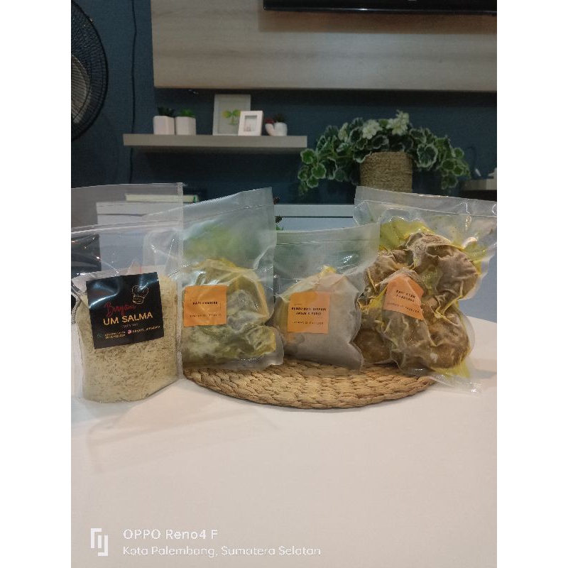 

Biryani kari kambing Frozen paket komplet (beras basmati,kari kambing 5-6pordi besar,bumbu nasi biryani,kismis) khusus area Palembang