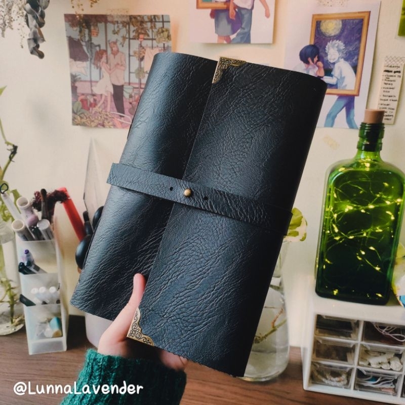 

Black Traveler's Leather Journal Vintage Notebook A5 | Jurnal Kulit Hitam