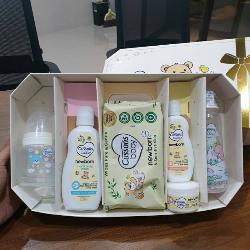 Cussons Baby Large Newborn Premium Gift Box - Gift Set - Paket Hadiah Bayi Baru Lahir NEWBORN BOX