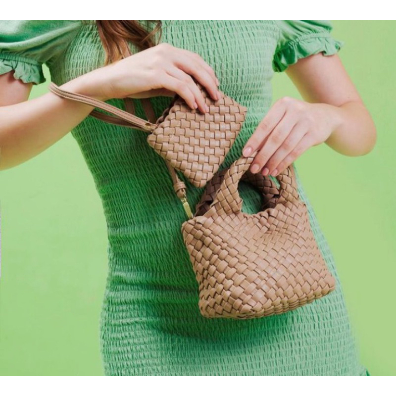 EVB FERZIA TAS SELEMPANG FREE DOMPET KARTU DAN TALI PANJANG ADA DEFFECTNYA