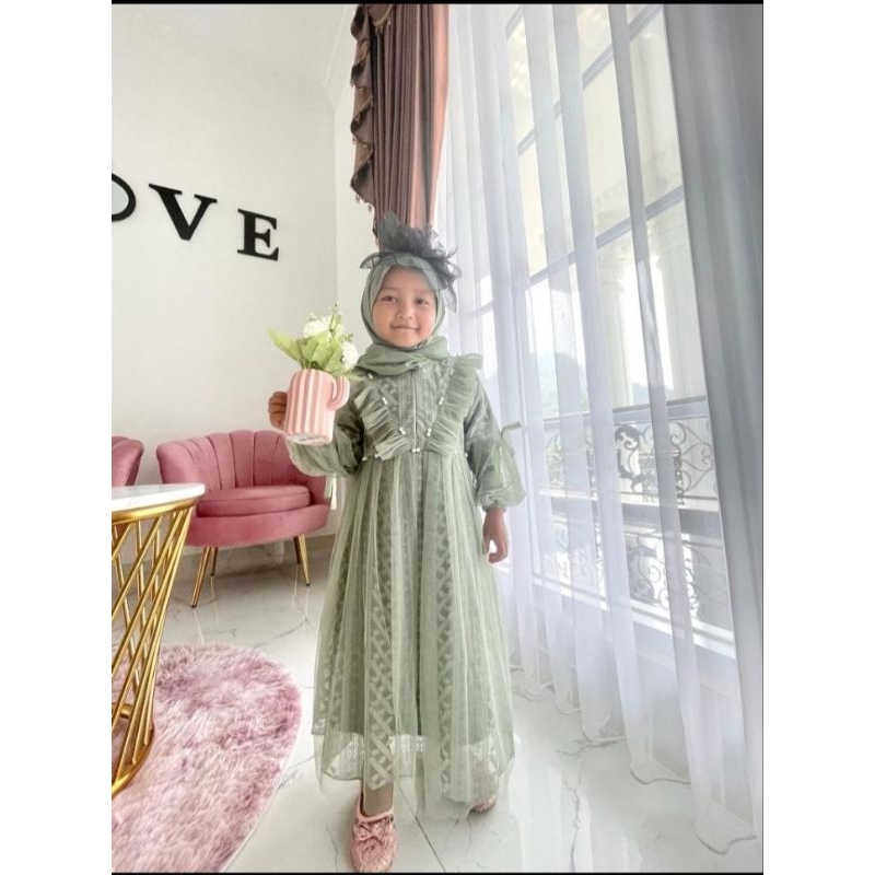 Gamis Anak Perempuan Bahan Brukat Tile Model Rempel Dada V Mix Mutiara Putih Umur 3-15 Tahun Terbaru 2023