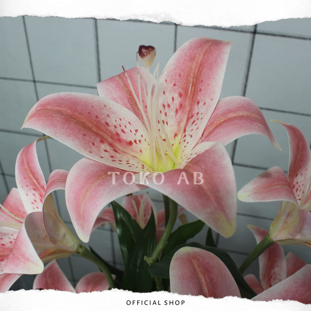 RANGKAIAN BUNGA LILY LATEX 9 KUNTUM RB6068 DAN POT PLASTIK MOCI 17CM BUNGA ARTIFICIAL DEKORASI RUMAH