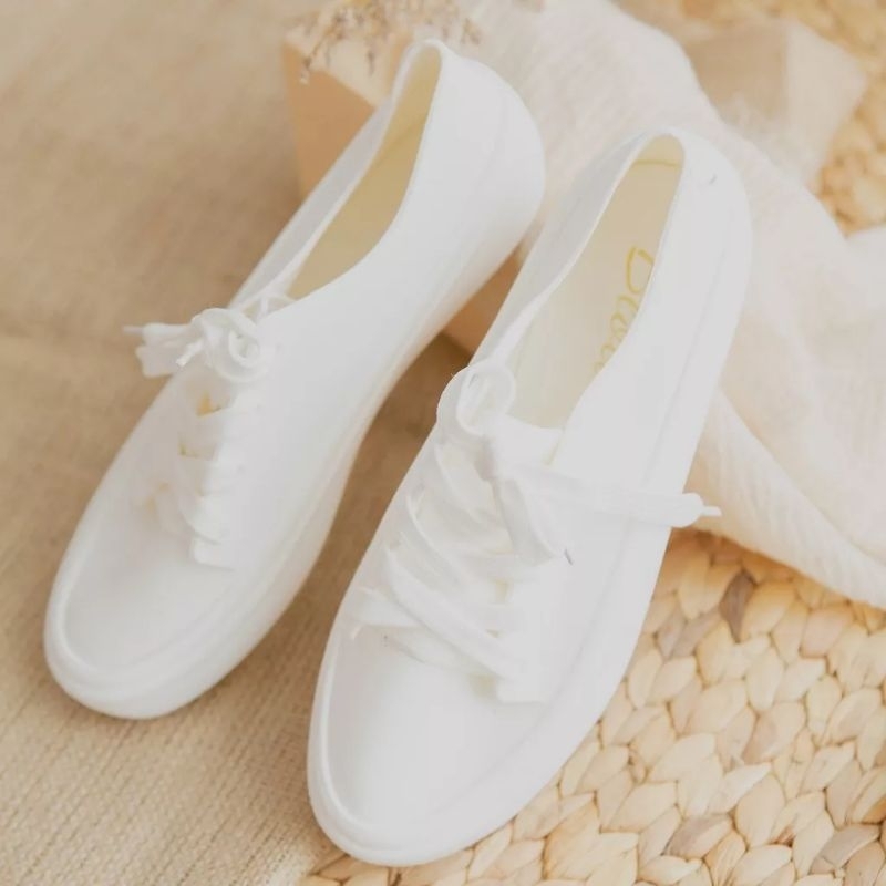 Sepatu sneakers blow putih