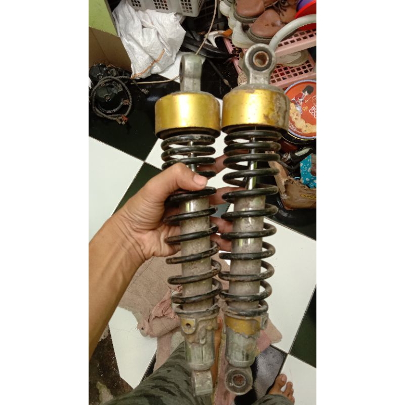 shockbreaker belakang thunder 250 gsx250  thunder gn250