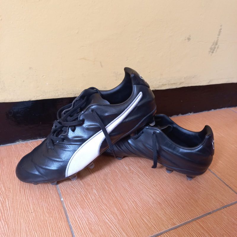 Sepatu Puma King Pro