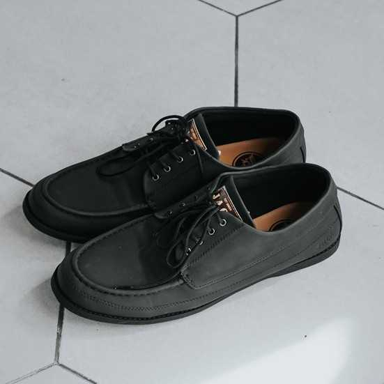 Sepatu Kets Skate Kasual Pria