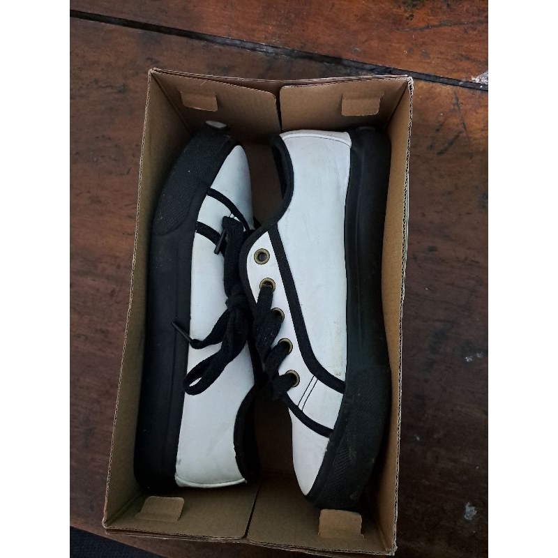 Triset Shoes (TZ200/SNEAKERS SHOES)