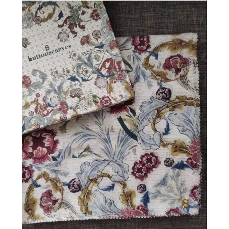 Buttonscarves The Royale Series square - White