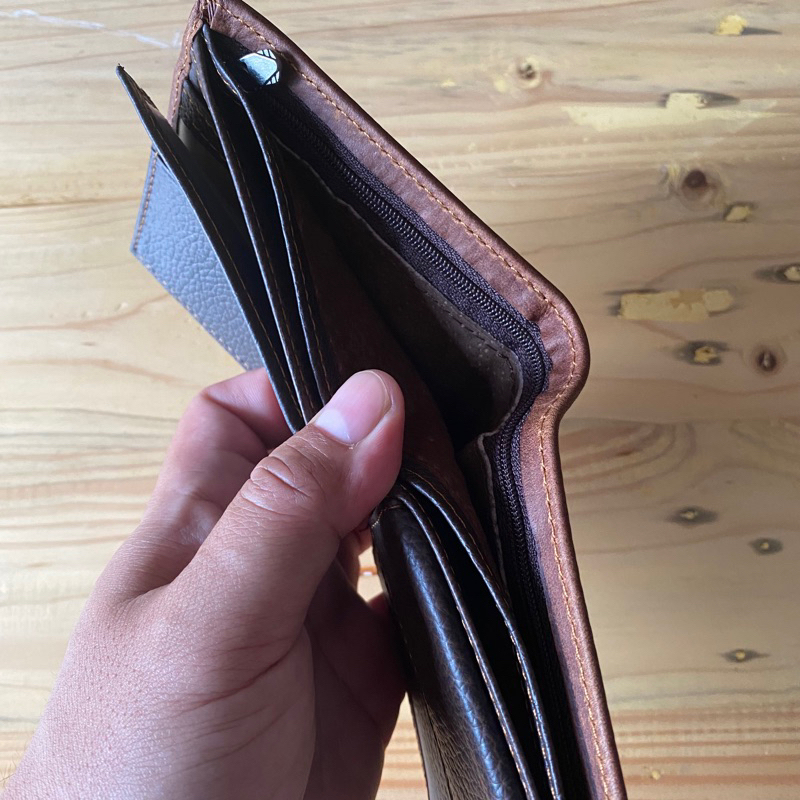 DOMPET KULIT ASLI EMBOS DENGAN SELETING DALAM