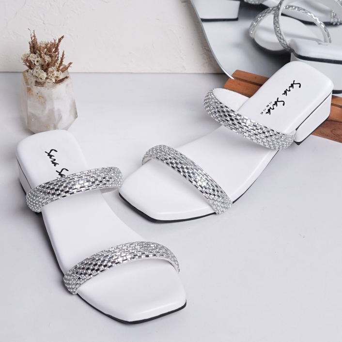 SARASARA YUK - ALISA Sandal Wanita High Heels 4.5 cm Size 36 - 40 Sendal SARA Hak Tahu Heel Pesta Blink Sepatu Tali Acara Formal Baru Kondangan 37 38 39 Tidak Licin Hil Anti Slip Warna Putih White Shoes Terbaru Ori Original Mall Official Store