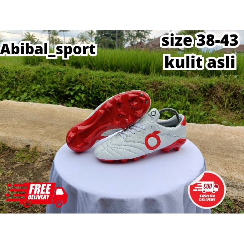 sepatu bola ortus warna merah putih bahan kulit asli 100% realpict