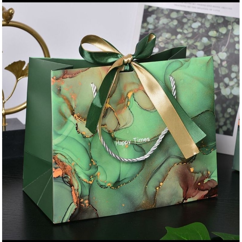 

PAPERBAG MOTIF PREMIUM / PAPERBAG PREMIUM / TAS KERTAS MOTIF / PAPERBAG MOTIF