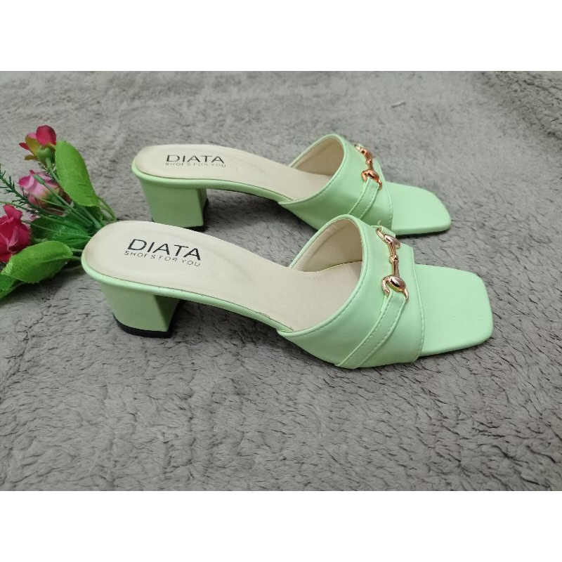 sandal hak tahu heels warna hijau Sage style