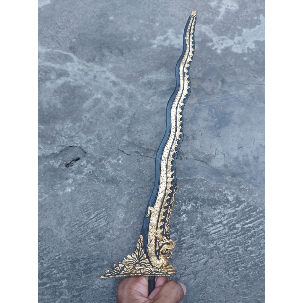 Keris Luk 9 Kinatah Naga Emas pamor Kelengan