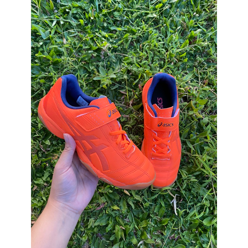 Asics Kids - Sepatu  futsal Anak Orange original