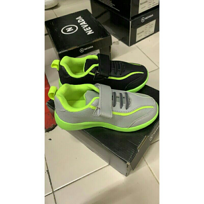 Sepatu anak Nevada