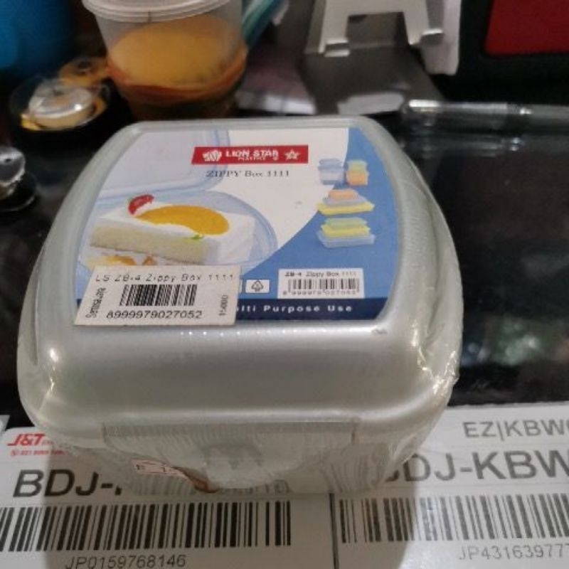 Zippy box 1111 Lion Star Tempat kotak kue snack