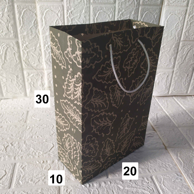 

Paperbag R6 panjang motif daun P20xL10xT30