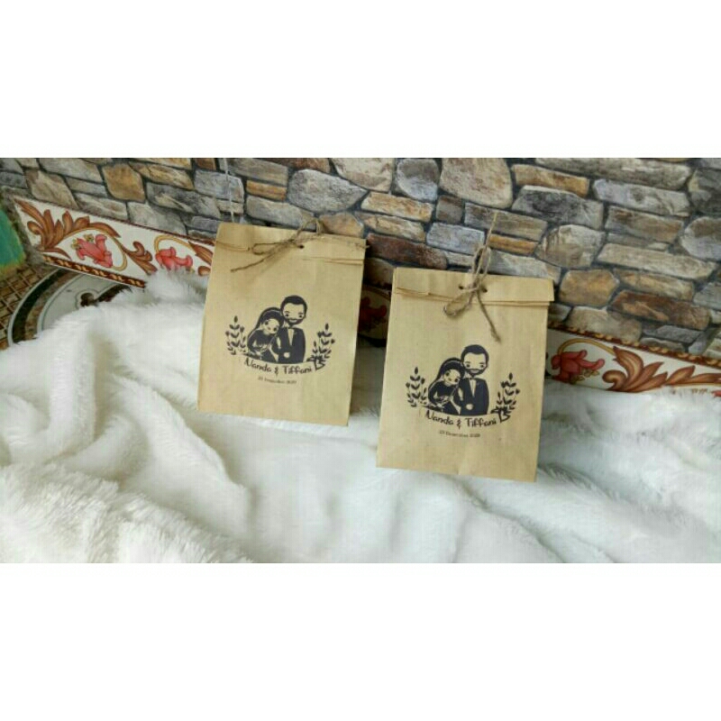 

Paket paper bag 1kg ukuran 10x5x15 rami